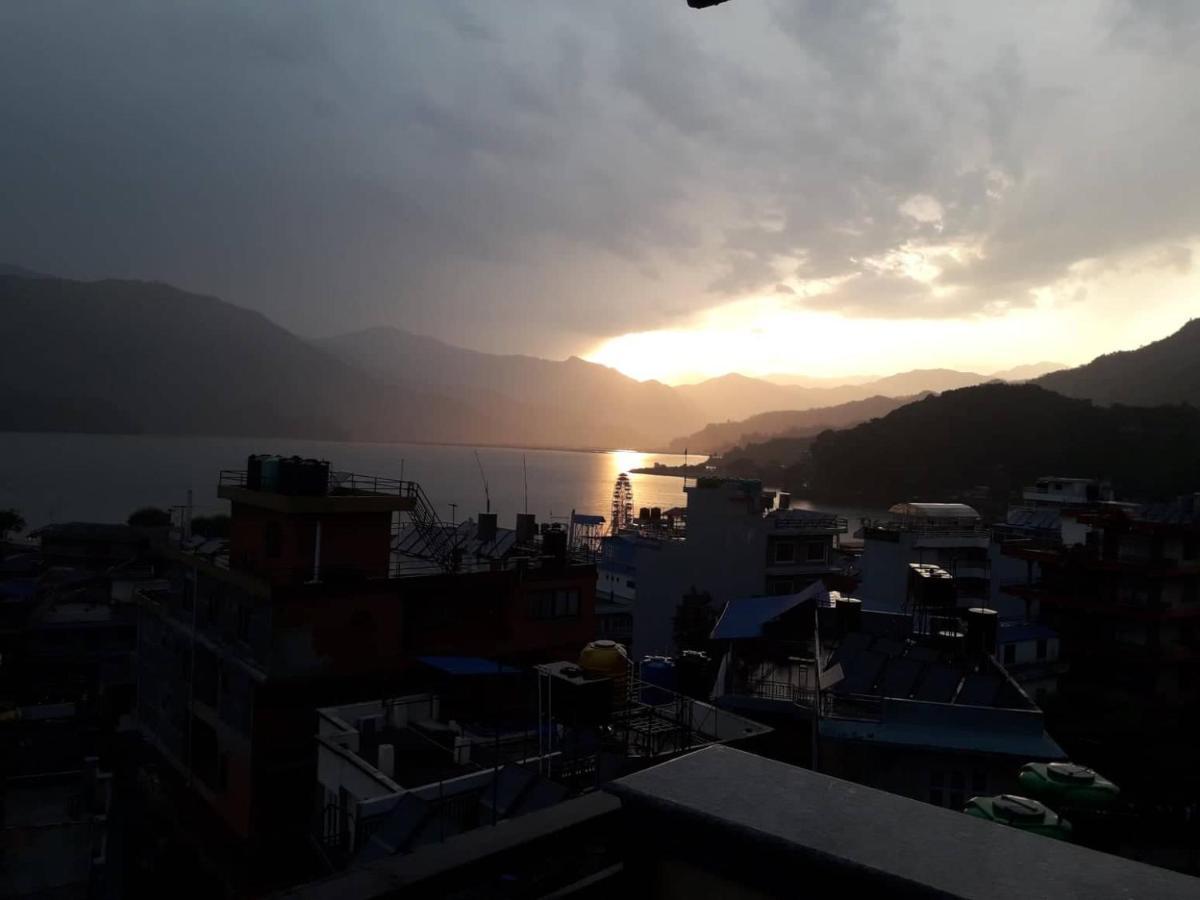 Beli Guest House Pokhara Bagian luar foto